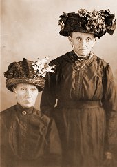 Lotta Wahlstrand and Anna Bjornberg, courtesy of Harriet